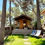 Interpals Eco Κάμπινγκ 4*