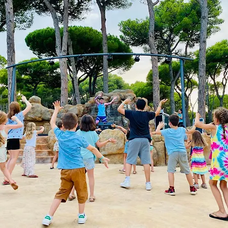 Interpals Eco Kamp alanı 4*